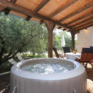 Hacienda Mia With Yacuzzi,bbq , Free Parking Villa